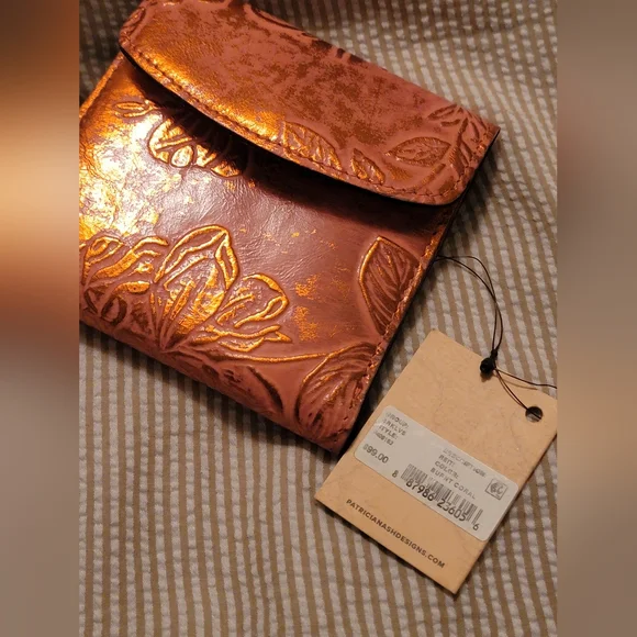 Patricia Nash New Wallet - Picture 8 of 10